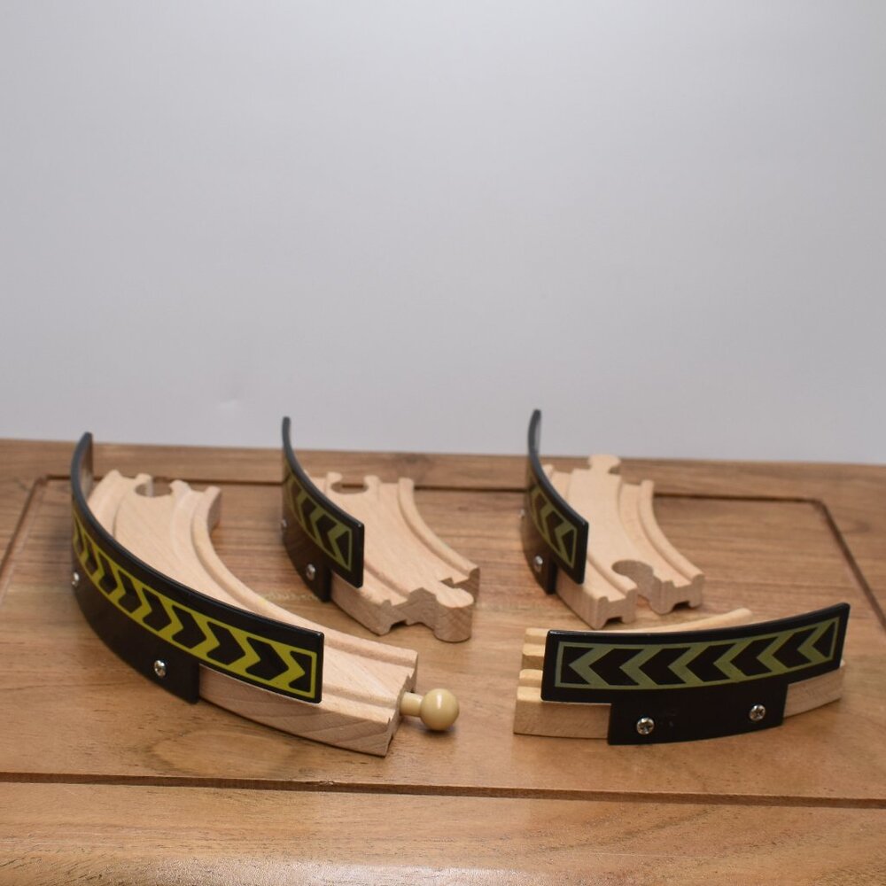 7" and 4" Brio Accessories Curved Fenced Tracks Toys Train Scene Wooden Railway